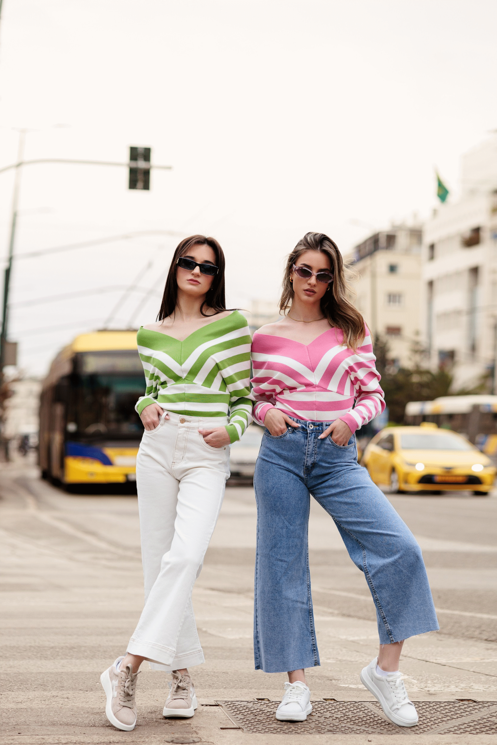 STRIPED V-NECK SWEATER